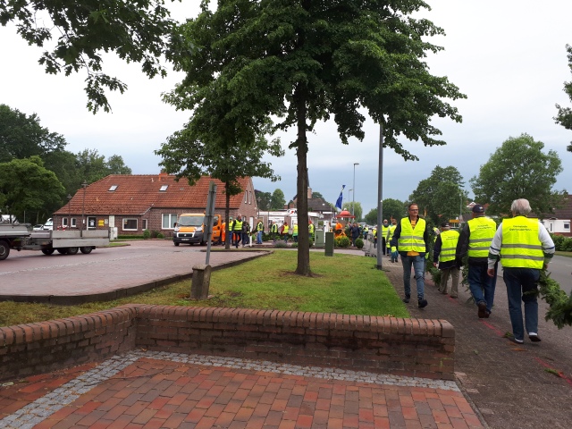 ../fotos/weltrekordversuch_ostrhauderfehn_2019/2019-06-15 10.09.03.jpg